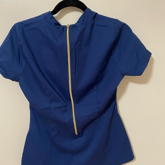 Jaaanu XS -- 5 scrub tops & 1 pant (all navy/blue) - Picture 5 of 9